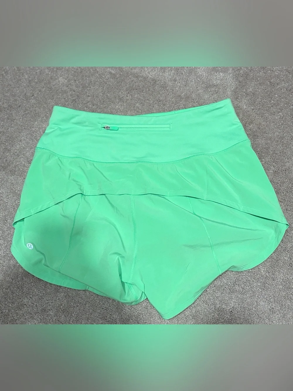 Lululemon Speed up High Rise shorts 4”